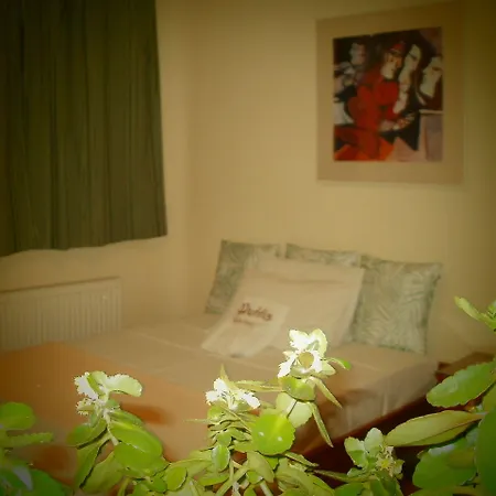 Phyllis Maisonettes דירה *