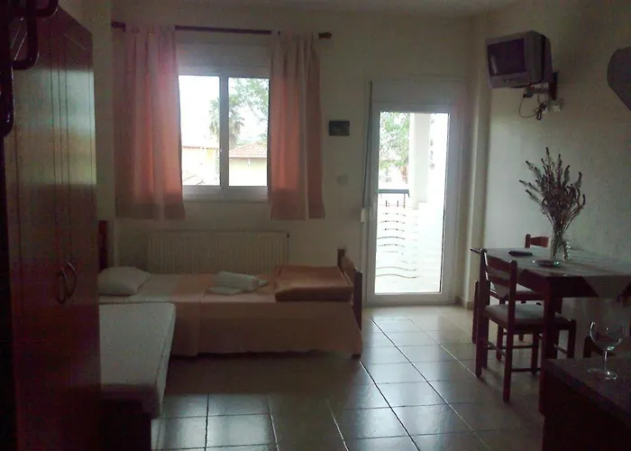 Phyllis Maisonettes *