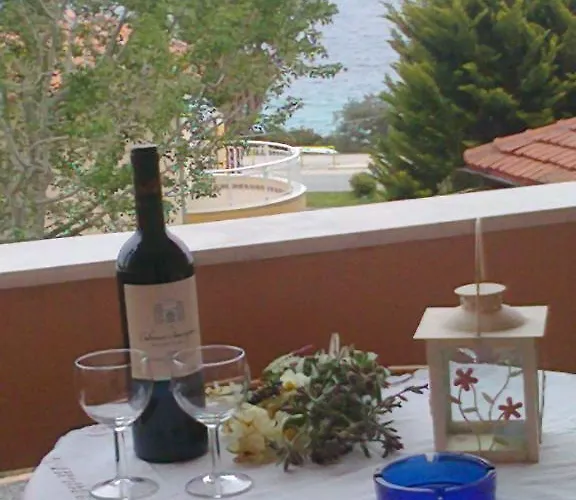 Апартаменты Phyllis Maisonettes