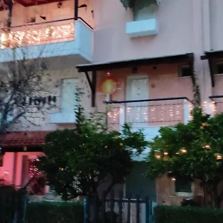 公寓 Phyllis Maisonettes