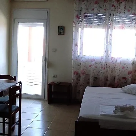 Phyllis Maisonettes *