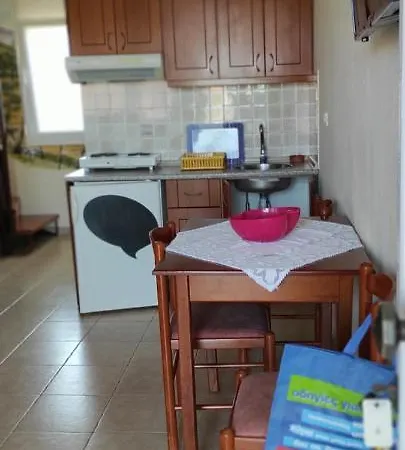 Phyllis Maisonettes Apartment
