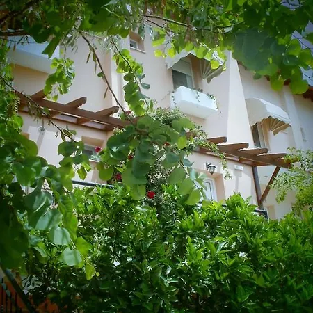Phyllis Maisonettes