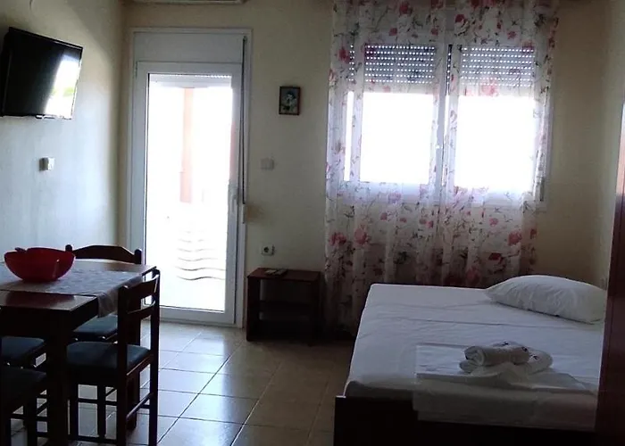 Phyllis Maisonettes *