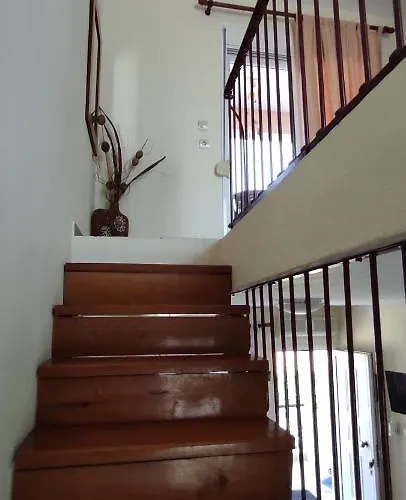 Phyllis Maisonettes Apartment *