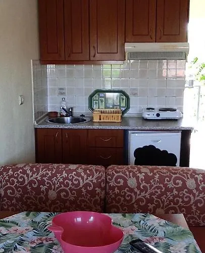 Phyllis Maisonettes *