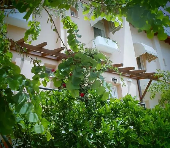 Phyllis Maisonettes