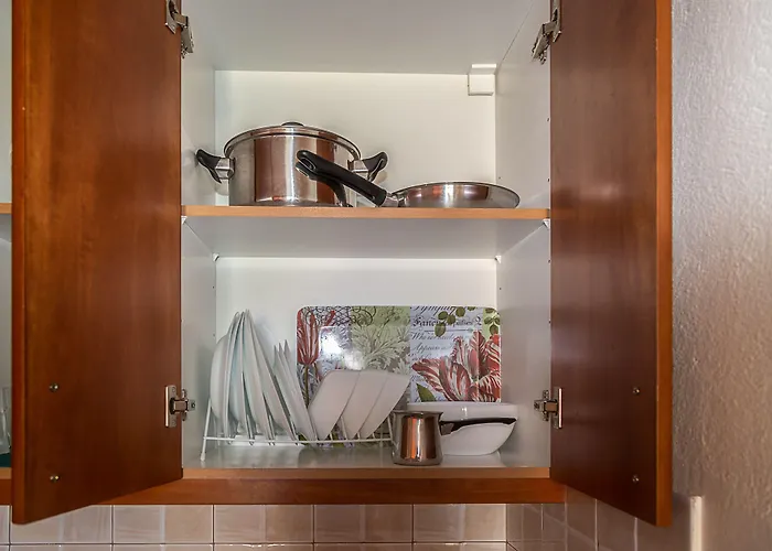 Phyllis Maisonettes Apartment